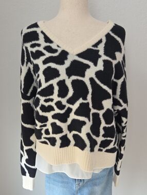 Black Cream Off White V‑Neck Animal Print Sweater Giraffe Soft Feel Boxy Style L